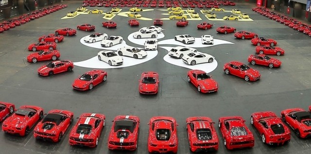 600 Ferrari pour fêter 30 ans de présence à Hong Kong      921533ferrarifeter30ansahongkong