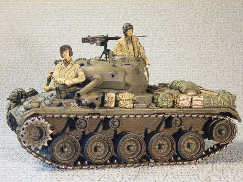 M24 Chaffee Ardennes - Page 2 924288Chaffee02