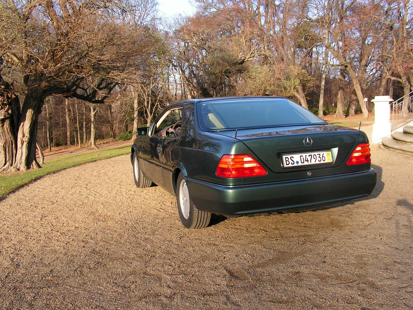 les plus belles photos de Mercedes-Benz classe S w140 et c140... juste pour rêver et pour le plaisir des yeux - Page 5 927279mbw140belfoto0114