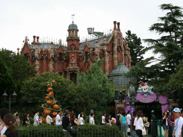 TOKYO DISNEYLAND: Halloween 927480hall20061