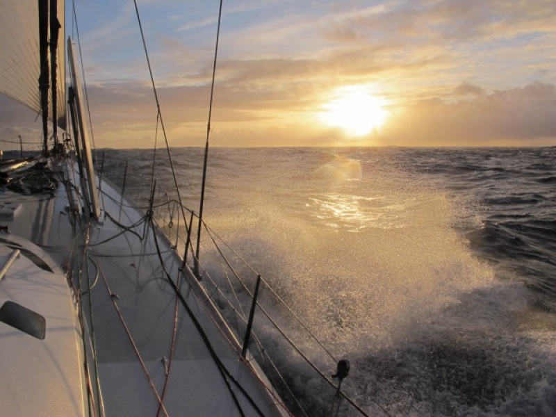 Le Vendée Globe au jour le jour par Baboune - Page 20 929295leverdesoleilmirabaudr6440