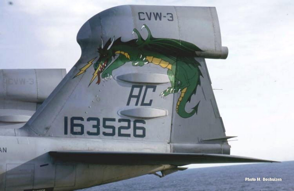 Grumman EA-6 B Prowler 1/48 kinetic 933507VAQ130TailProwlera