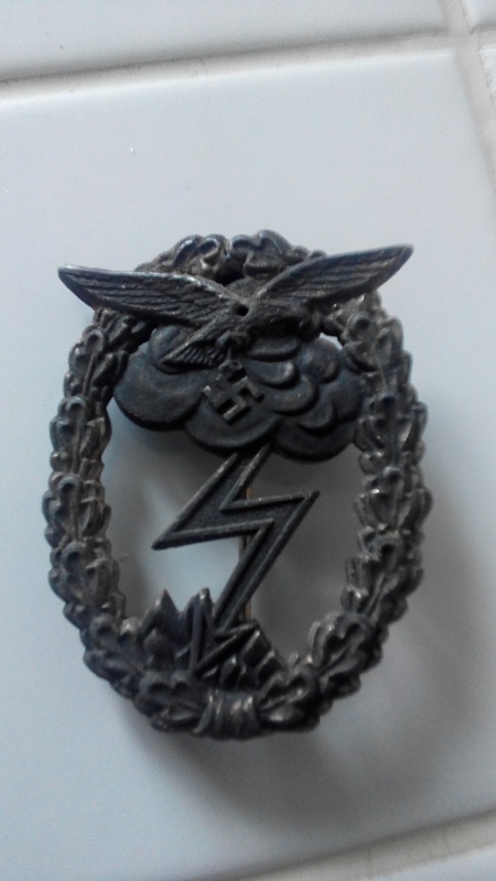 Luftwaffe un petit Erdkampfabzeichen zinc fin de guerre 934104IMG20150922180208