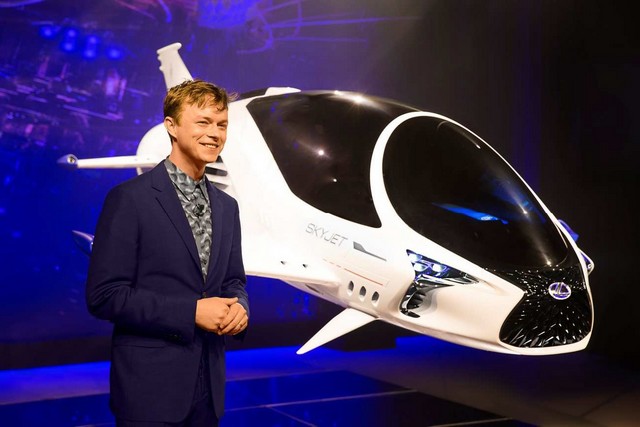 Lexus Et La Star De Valérian Dane Dehaan Présentent Le ‘SKYJET’ En Avant-Première À MiaMI 940579lexusskyjetmiami