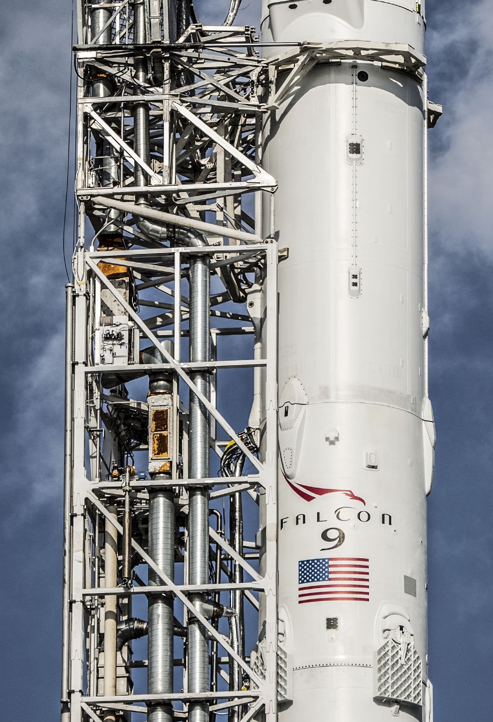 Falcon-9 (Amos-6) - CCSFS - 3.9.2016 [perte C.U.] - Page 9 943521Falcon9withCRS6DragononSLC40pad16513826774