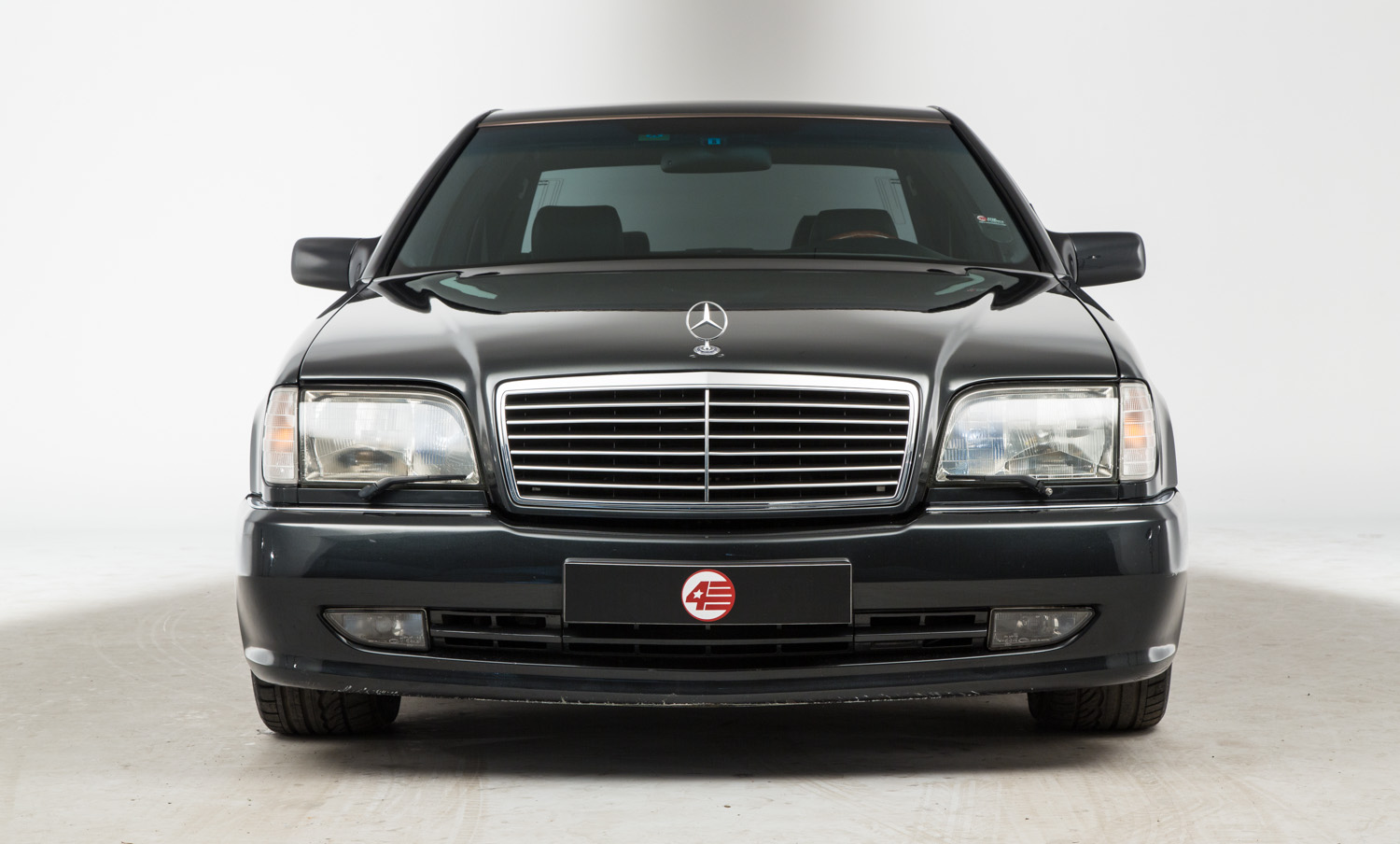 les plus belles photos de Mercedes-Benz classe S w140 et c140... juste pour rêver et pour le plaisir des yeux - Page 6 947920mbw140bellephoto0158