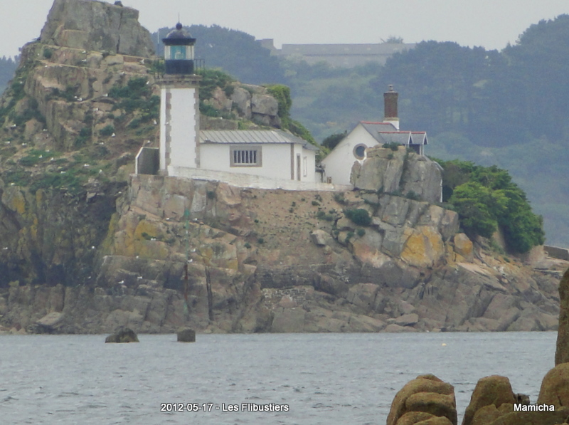 Phares de l'Île Louët et de l'Île Noire 950560174LesFlibustiersChteauduTaureau