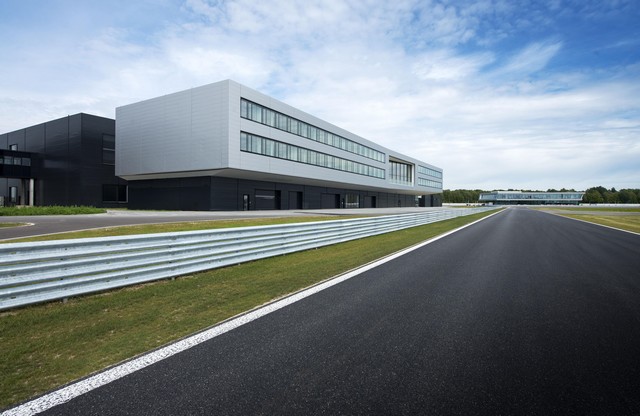 AUDI AG inaugure un complexe high-tech à Neubourg 956338AU140608large