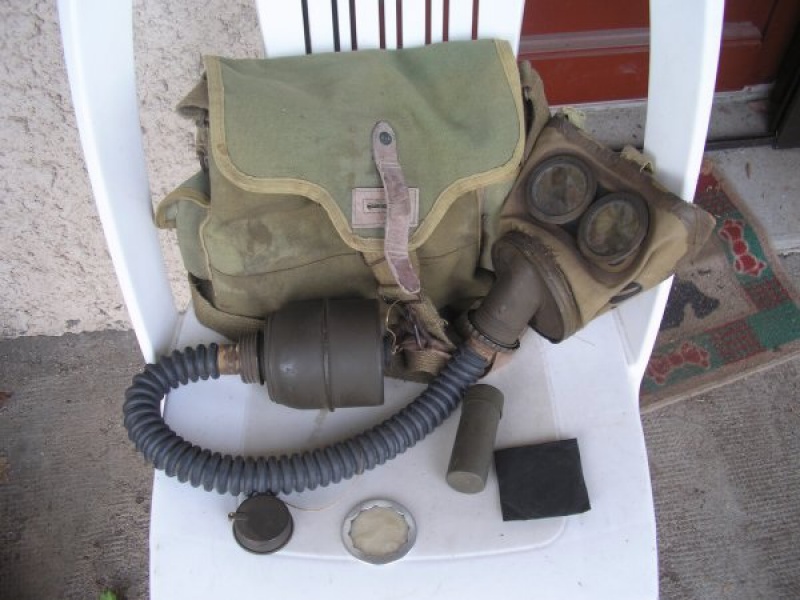 Masque à gaz français ww2 ? 958789image