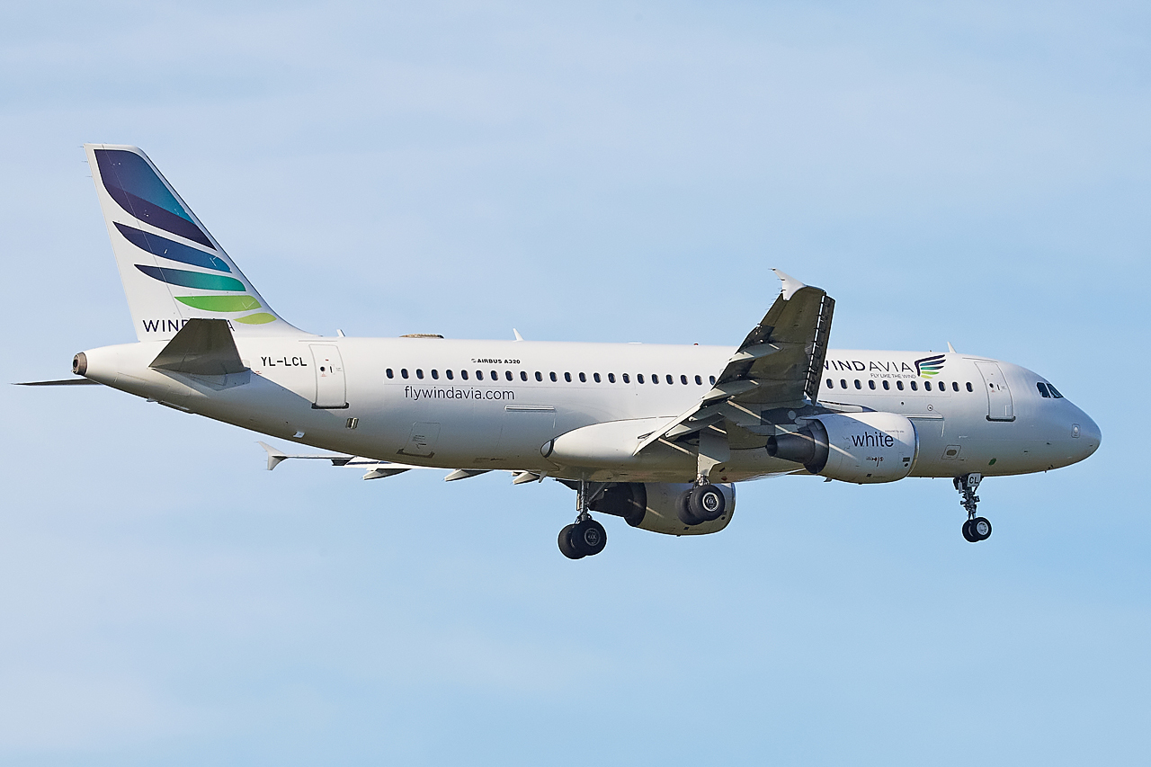 [05/01/2014] Airbus A320 (YL-LCL) Windavia 959862GRX9915