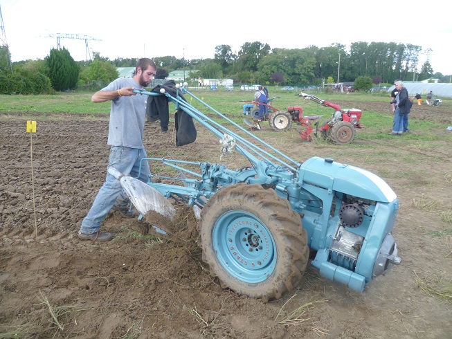 VIARMES 2015 CONCOURS DE LABOUR AUX MOTOCULTEURS - Page 4 966074conc33