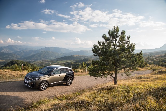 La nouvelle PEUGEOT 3008 récompensée aux Grands Prix « Voiture du Mondial 2016 » 972038PEUGEOT3008TestDrives20161001