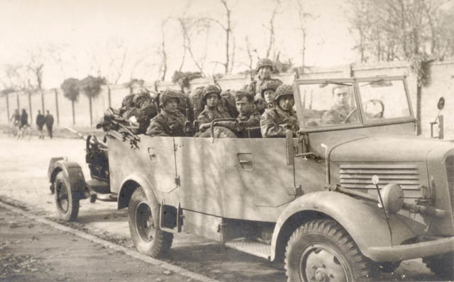 La piétaille de la luftwaffe, felddivision et parachutistes 972290FDMerc