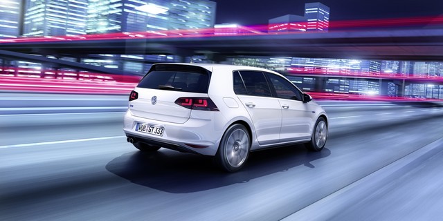 Volkswagen présente la GOLF plug-in hybride GTE  978943VolkswagenGolfGTE4