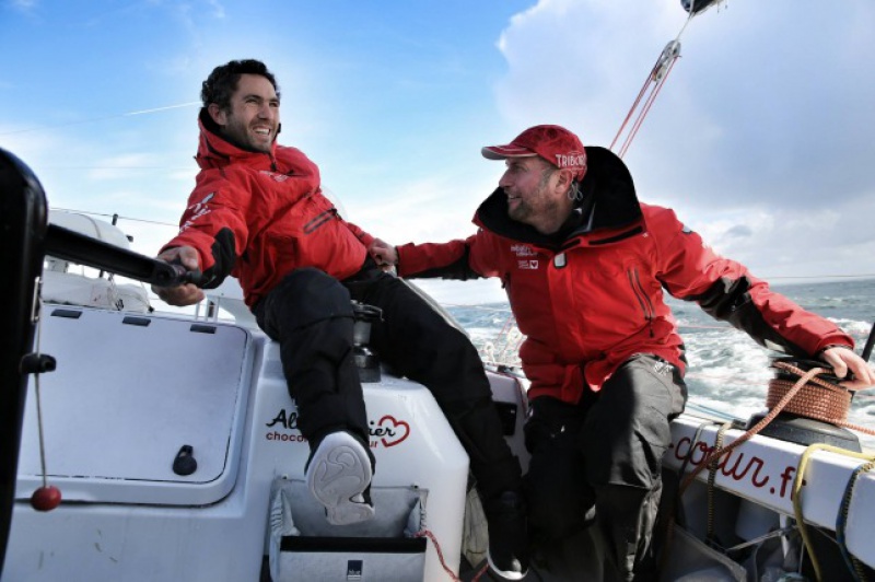 Le Vendée Globe au jour le jour par Baboune - Page 39 984372tanguydelamotteetfrancoisdamiensr6440