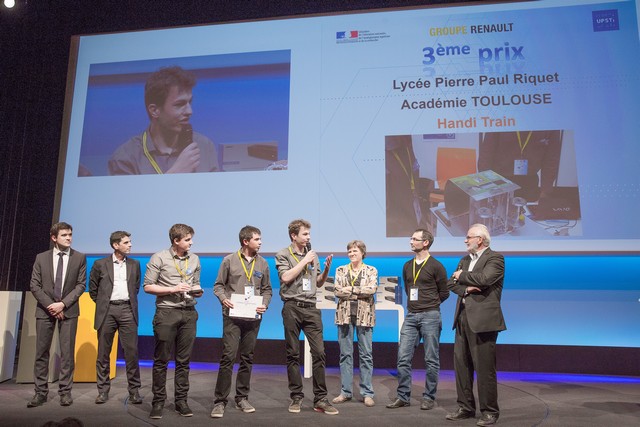 Renault, partenaire de la finale des Olympiades des Sciences de l'Ingénieur 2015, accueille 300 lycéens au Technocentre 9882976889216