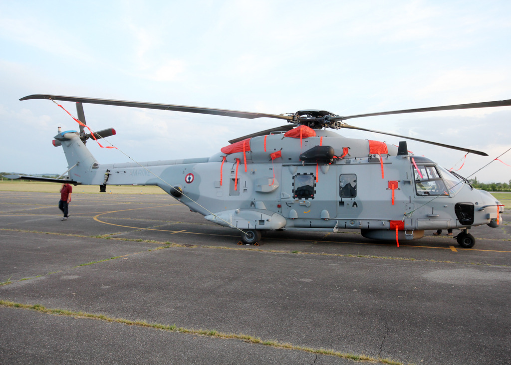 [12/05/2012] Meeting de Muret: Airexpo 2012 - Page 8 990294NH90FrenchNavy3024Muret110512EPajaud