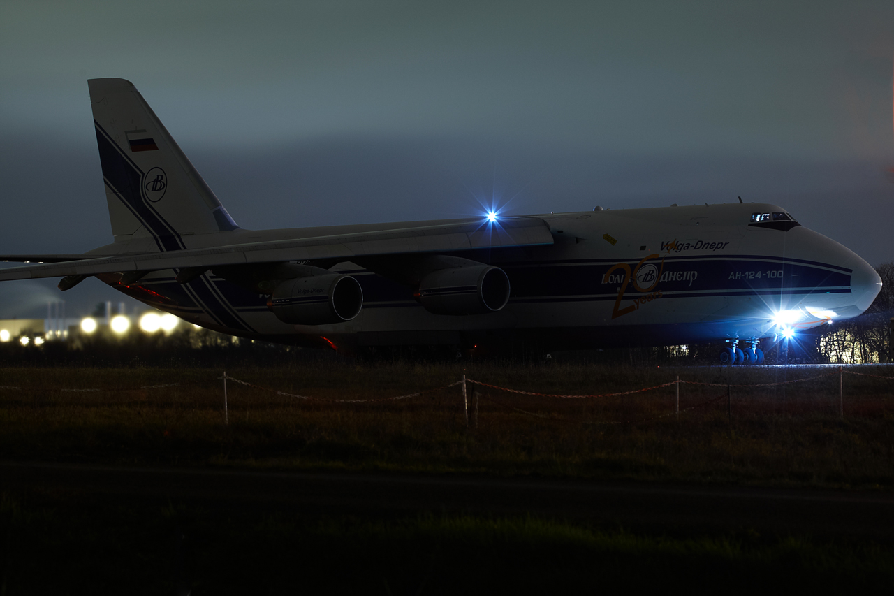 [25/01/2012] Antonov An124 (RA-82046) Volga Dnierp  - Page 2 991232GRX8928