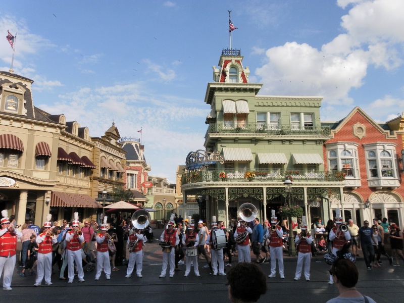 [DLP] Manque-t-il quelque chose dans Main Street U.S.A ? - Page 2 993904SAM4345