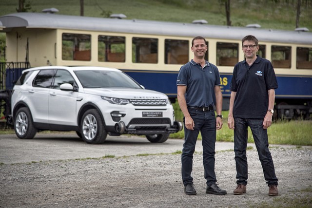Le Land Rover Discovery Sport Tracte Un Train De Plus De 100 Tonnes 996325lrdstrainpull160616bts09