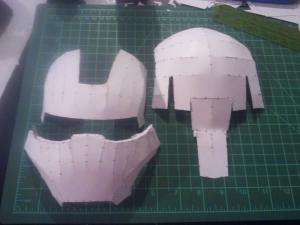 Mon premier papercraft : Casque Iron man MarkIII Mini_216101IMG20121211191211