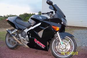 Je vends mon VFR 800 de 2001 Mini_4662741001805