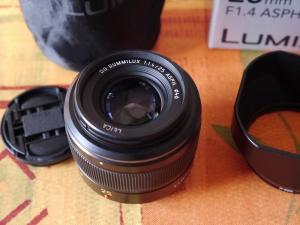 [VENDU] Panasonic Leica 25mm 1.4 m43 Mini_5595871060665