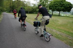 Balade de l'Arbre de mai (quater) : Luxembourg à Aachen par les Pistes cyclables et la Vennbahn [mai 2015] saison 10 •Bƒ - Page 2 Mini_954729Arbremai26