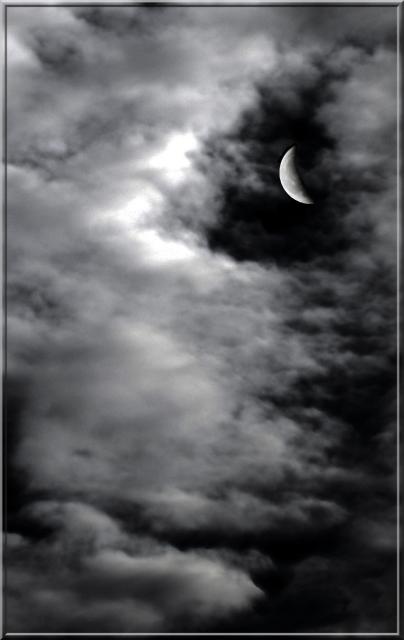 Lune nuageuse 974677Sans_titaAre_HDR2_copie