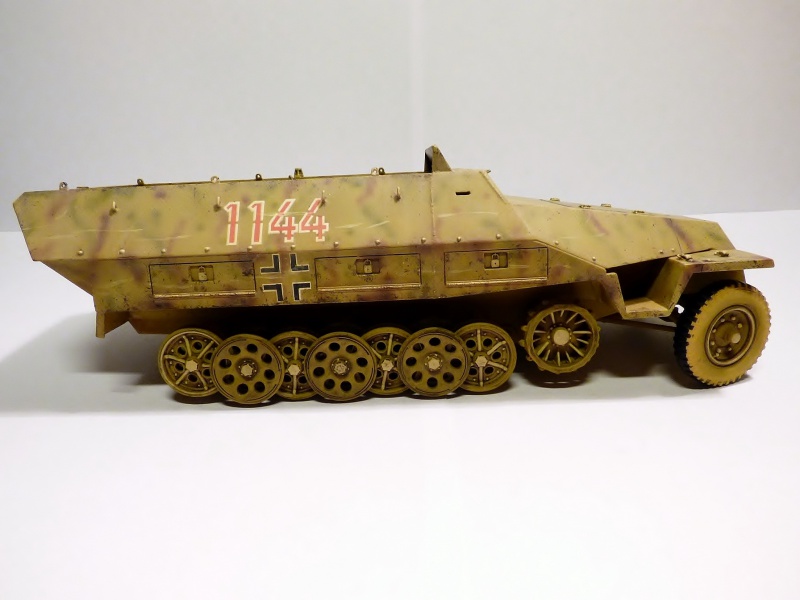 SdkFz 251 / 9  Tamiya / AFV - Page 2 114327P1070175Copier