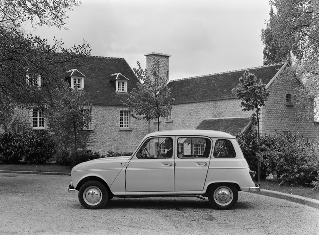 Renault participe au "4L INTERNATIONAL" 2017 et dévoile des images d’archives inédites 1161499396016