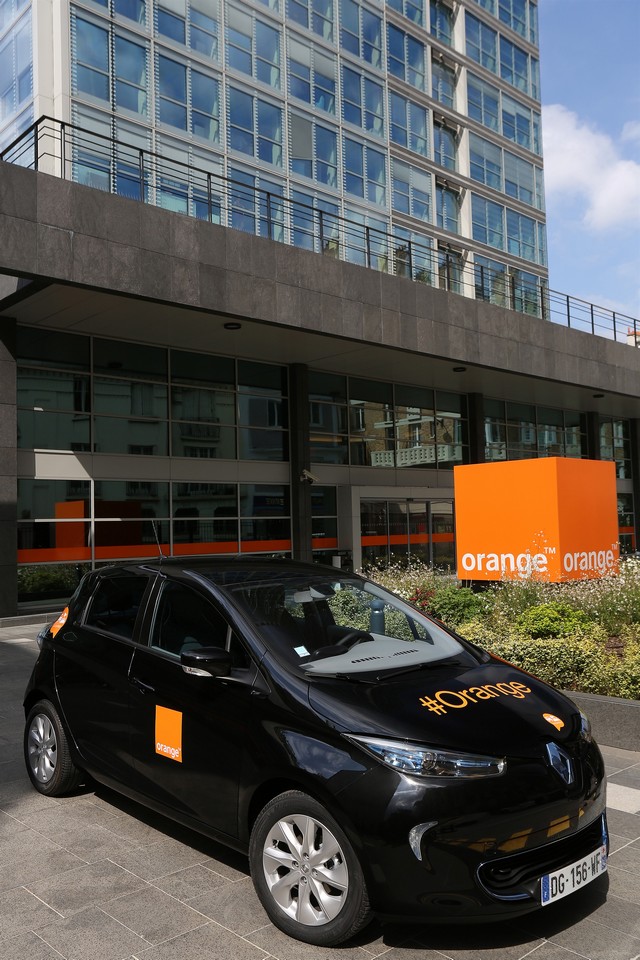 Accord entre l'Alliance Renault-Nissan et Orange pour développer sa flotte de véhicules électriques 1209896138216