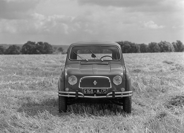 Renault participe au "4L INTERNATIONAL" 2017 et dévoile des images d’archives inédites 1214529400516