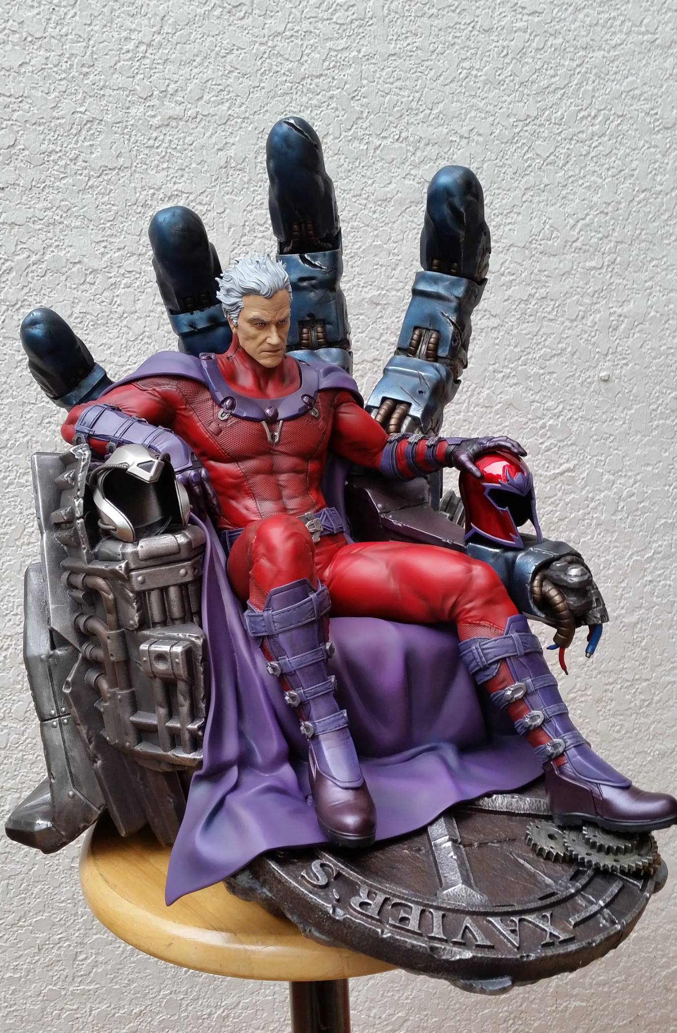 Premium Collectibles : Magneto on Sentinel Throne - Page 5 1252871054144314011598701047082972842439240170286o