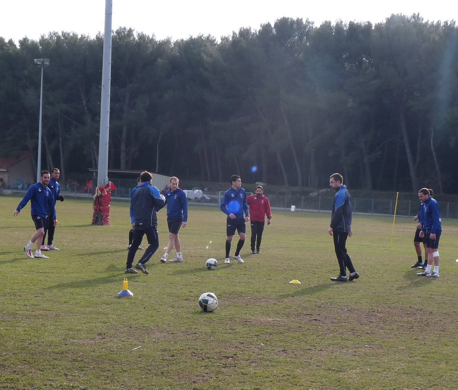 LE F.C.ISTRES OUEST PROVENCE ..LA PROVENCE SEREINE  129064P1130480