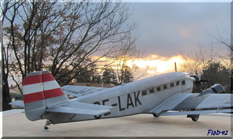 [Concours Liners] Junkers Ju-52/3m - Flughafen Innsbruck, Österreich - Revell 1/48ème - Montage terminé en page 7 !!! - Page 5 130941couchdesoleil