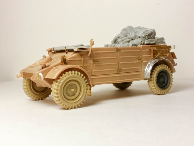 [Concours Désert] K.d.F-Wagen - Heller/Revell - 1/35 - Page 5 13891120171031100443