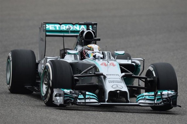 F1 GP de Chine 2014 : (essais libres-1-2-3-Qualifications) 1485842014vendrediLewisHamilton