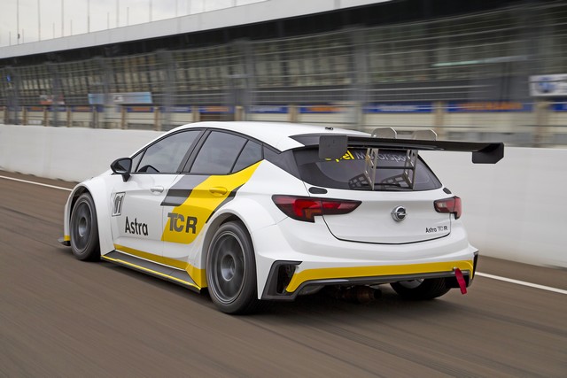 Essais présaison : l’Opel Astra TCR enchaine les kilomètres 150437OpelAstraTCR299185