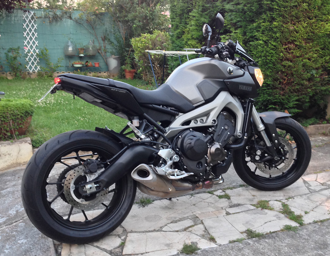 chaine - Photos de toutes les Yamaha MT-09 du forum ! :) - Page 25 151669YKarlitoB