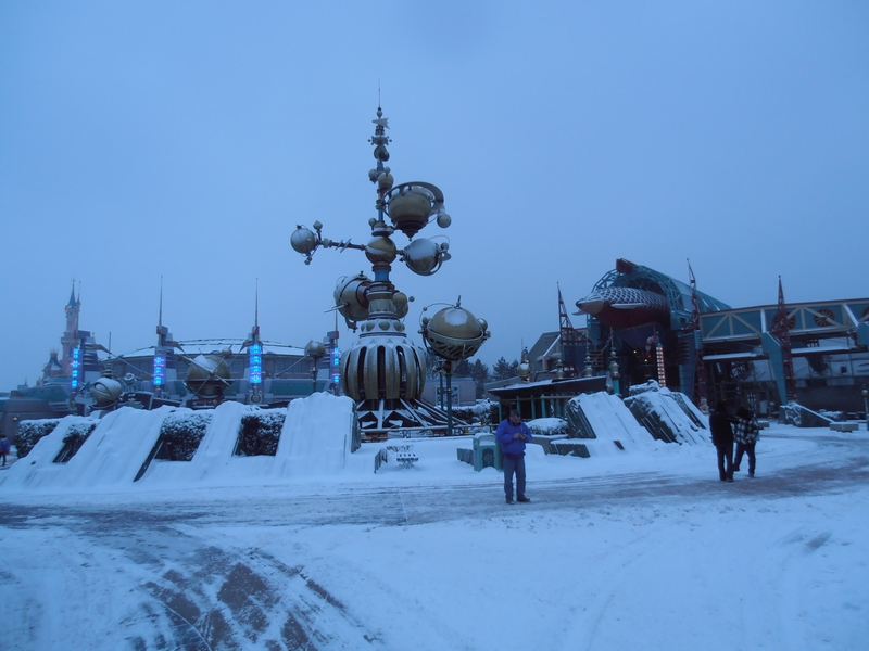 Vos photos de Disneyland Paris sous la neige ! - Page 26 160376P1190087