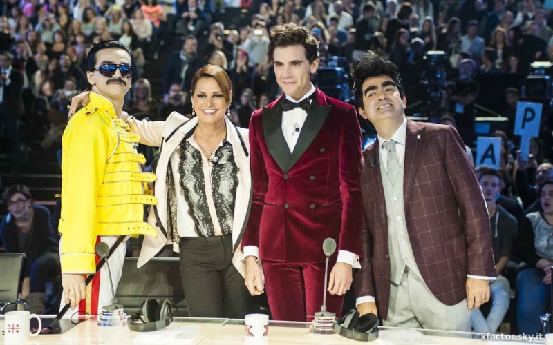 MIKA juge pour Xfactor Italie  - Page 2 16075110987082063d4f450f8afo