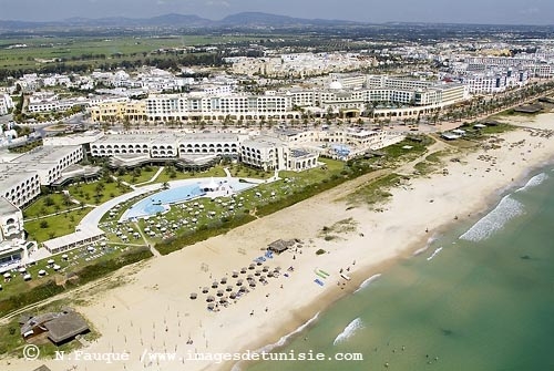 Par ordre alphabétique, des villes et des villages . 160890hammamet1jpg