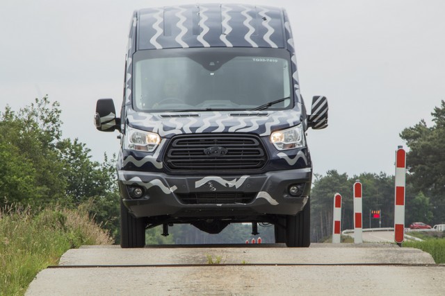 Six mois de torture pour préparer le nouveau Ford Transit à affronter dix ans de labeur 161551TransitDurabilityLommel17