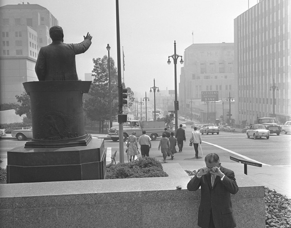 Les années 20 à 70 : photos et vidéos d'époque (partie 1) - Page 11 164997Smog2vers1960