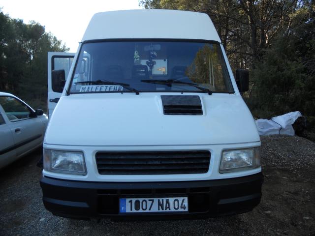 Notre IVECO Daily 35-8 (plan,photos aménagement) 180504Photo018