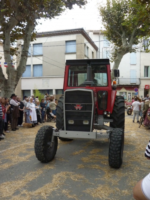 Défilé des vieux tracteurs 182068SENAS5Oct2014268