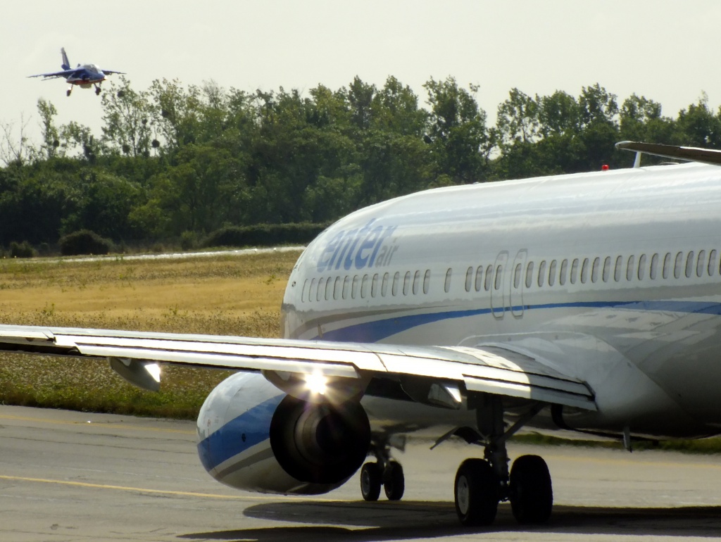 france - Spotting du 24/08/2013 : Patrouille de France + Transall + Cartouches dorrés - Page 4 193212Aoutn11860