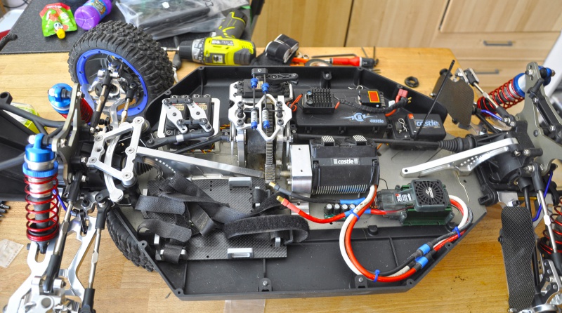 Projet LOSI 5ive Brushless - Page 2 196033DSC0197
