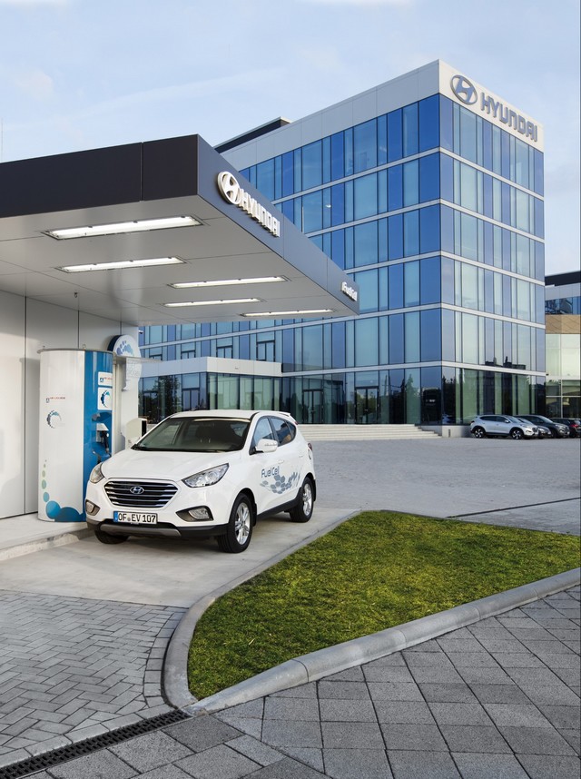 Hyundai ouvre une station à hydrogène au siège d'Offenbach 204685142120161110publichydrogenstationopeningathyundaimotor5